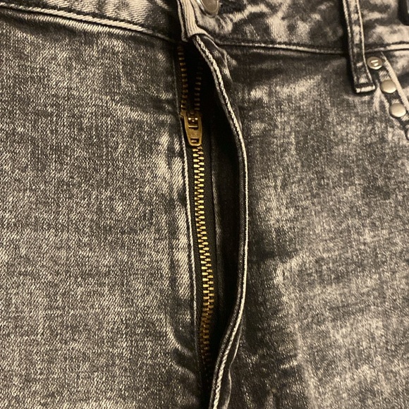 Rebecca Minkoff High rise Baggy Jeans, Size 16W Color Acid Washed Black - Picture 5 of 13